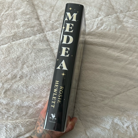 Medea Rosie Hewlett | Goldsboro - Picture 5 of 7